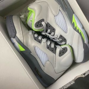 Air Jordan retro 5 green bean